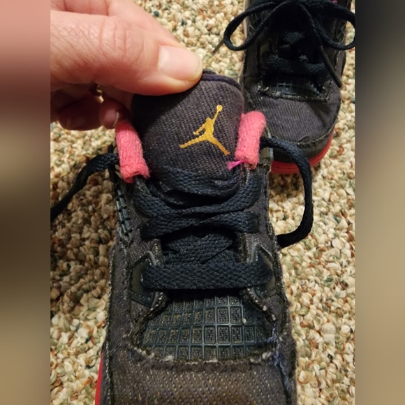 Baby Jordan's Black and Pink, Size 6C - Picture 2 of 7